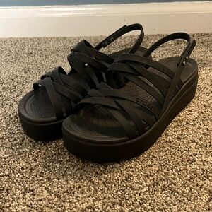 Crocs platform sandals, size 8, new without tags